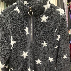 🌻5/$10🌻
Cozy Sherpa
Smoke free 
Women’s, lots of life left 
Warm